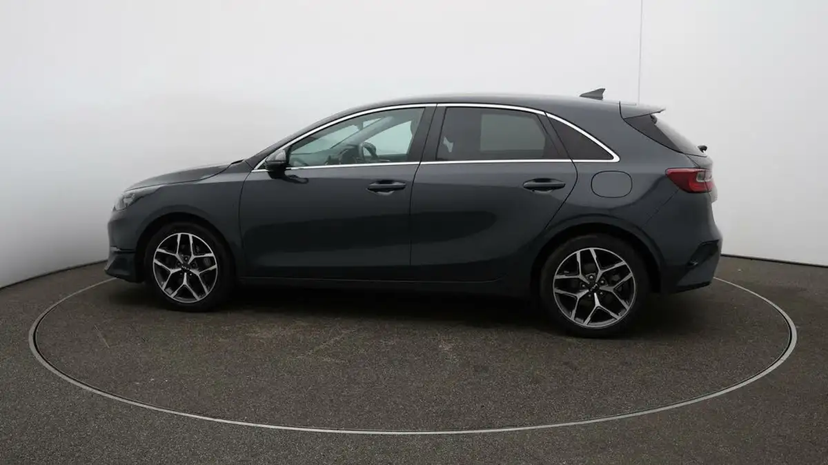2022-kia-ceed-15-t-gdi-3-hatchback-big-50