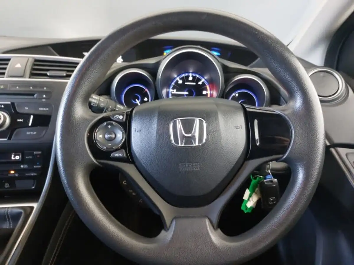2016-honda-civic-16-i-dtec-s-1-cd-hatchback-big-10