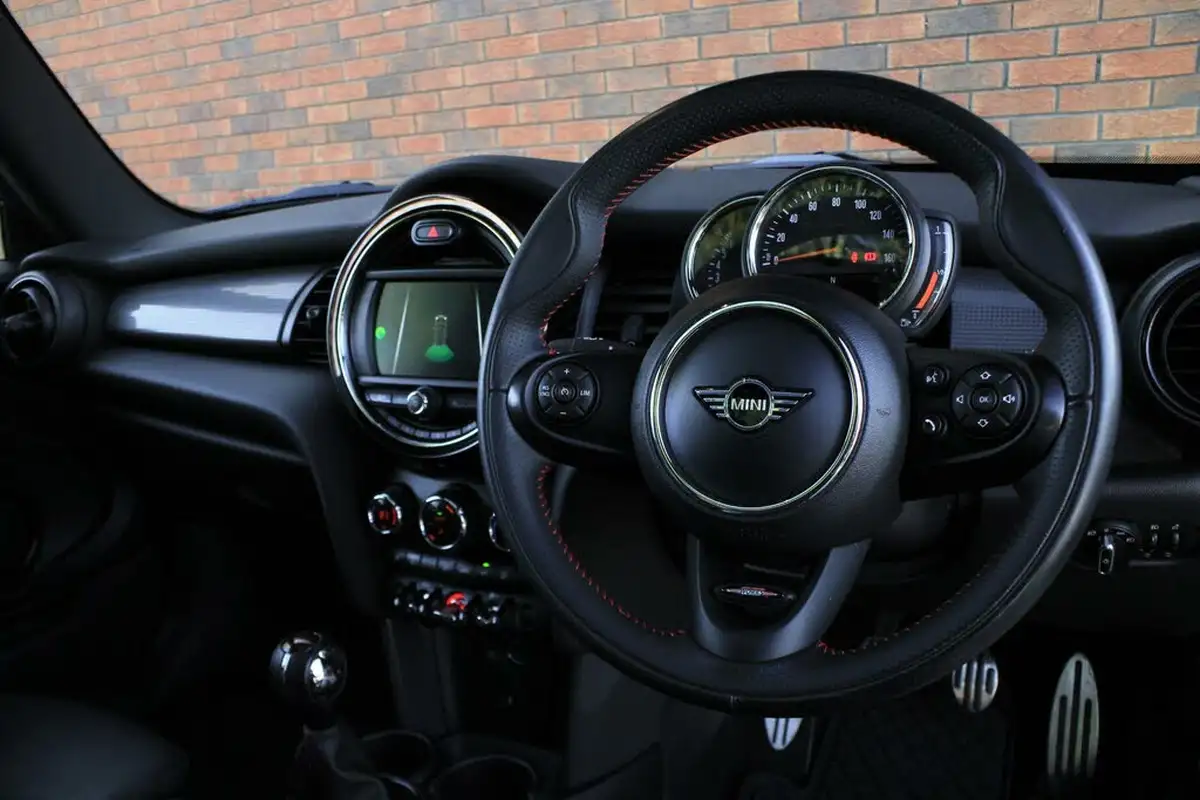 2019-mini-cooper-15-cooper-sport-hatchback-3d-big-8