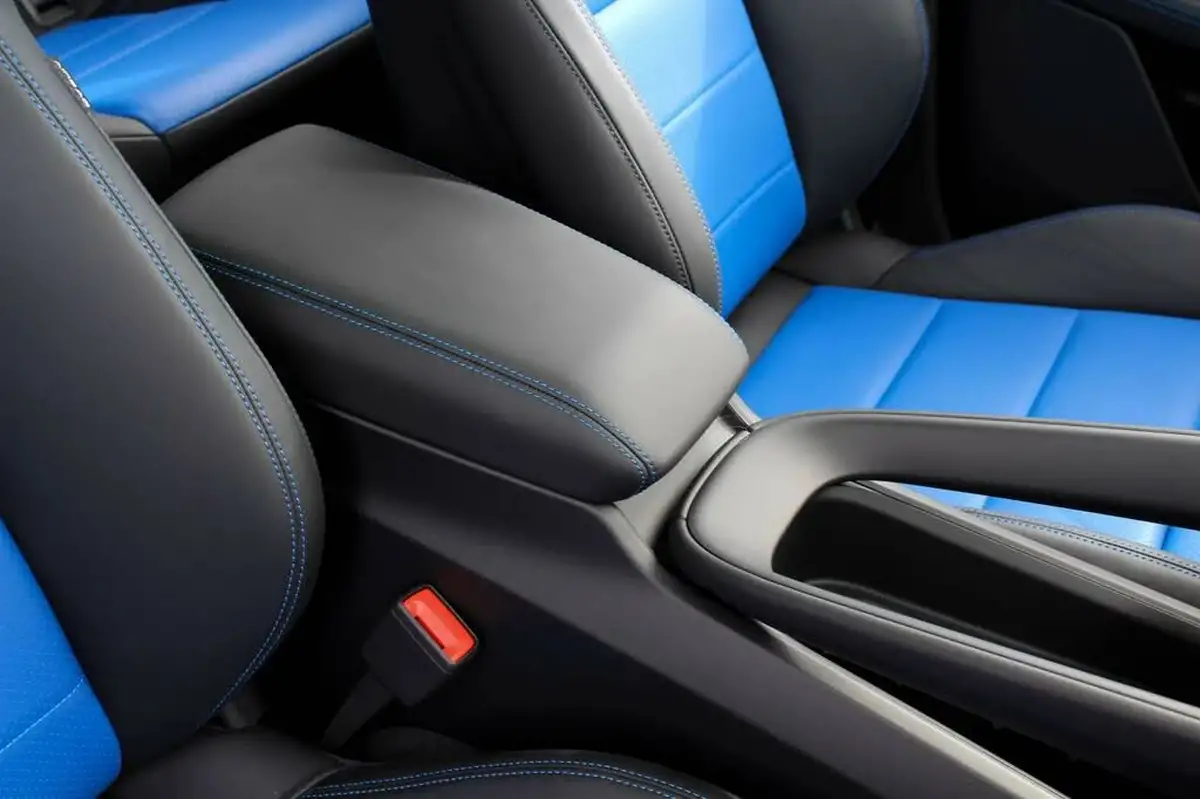 2024-porsche-macan-e-turbo-electric-big-15