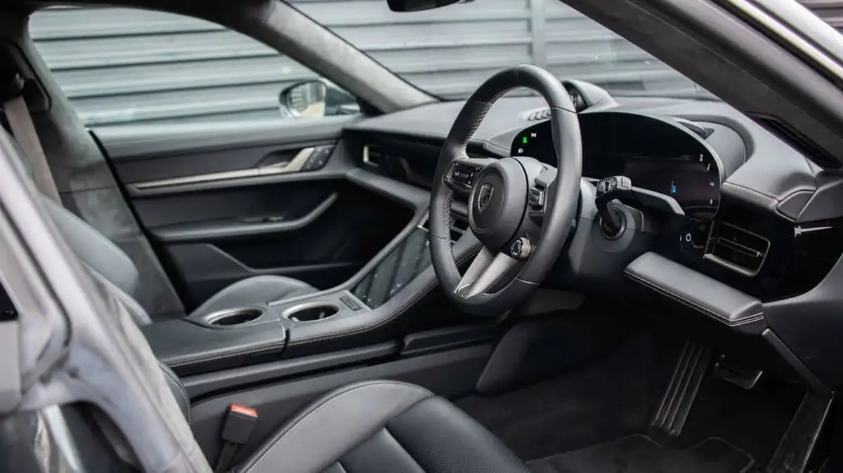 2024-porsche-taycan-e-turbo-sport-turismo-884ps-big-6