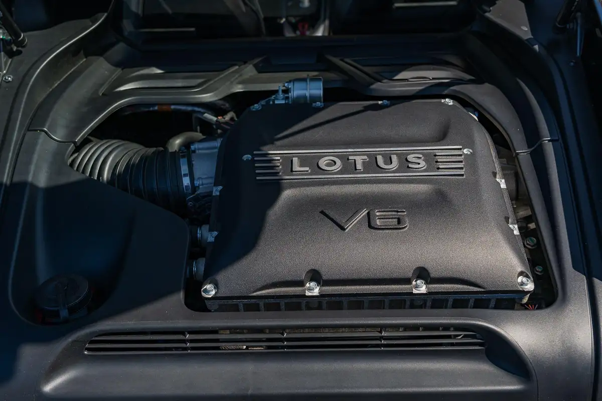 2023-lotus-emira-35-first-edition-v6-big-17