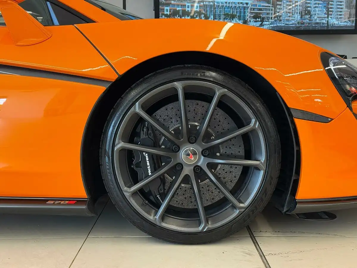 2019-mclaren-570s-38-coupe-big-29