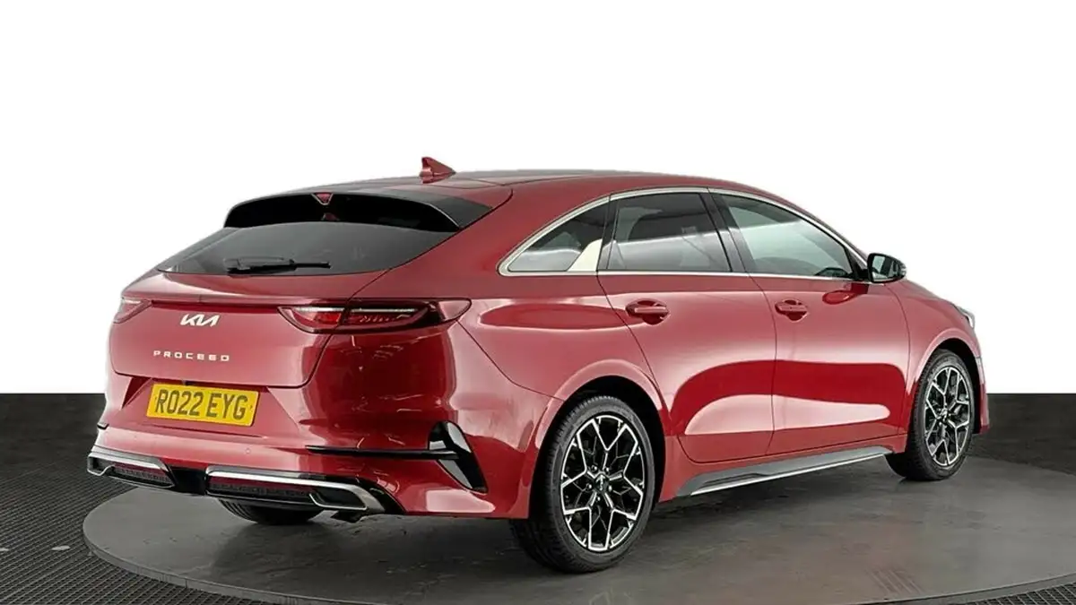 2022-kia-pro-ceed-15-t-gdi-gt-line-big-3
