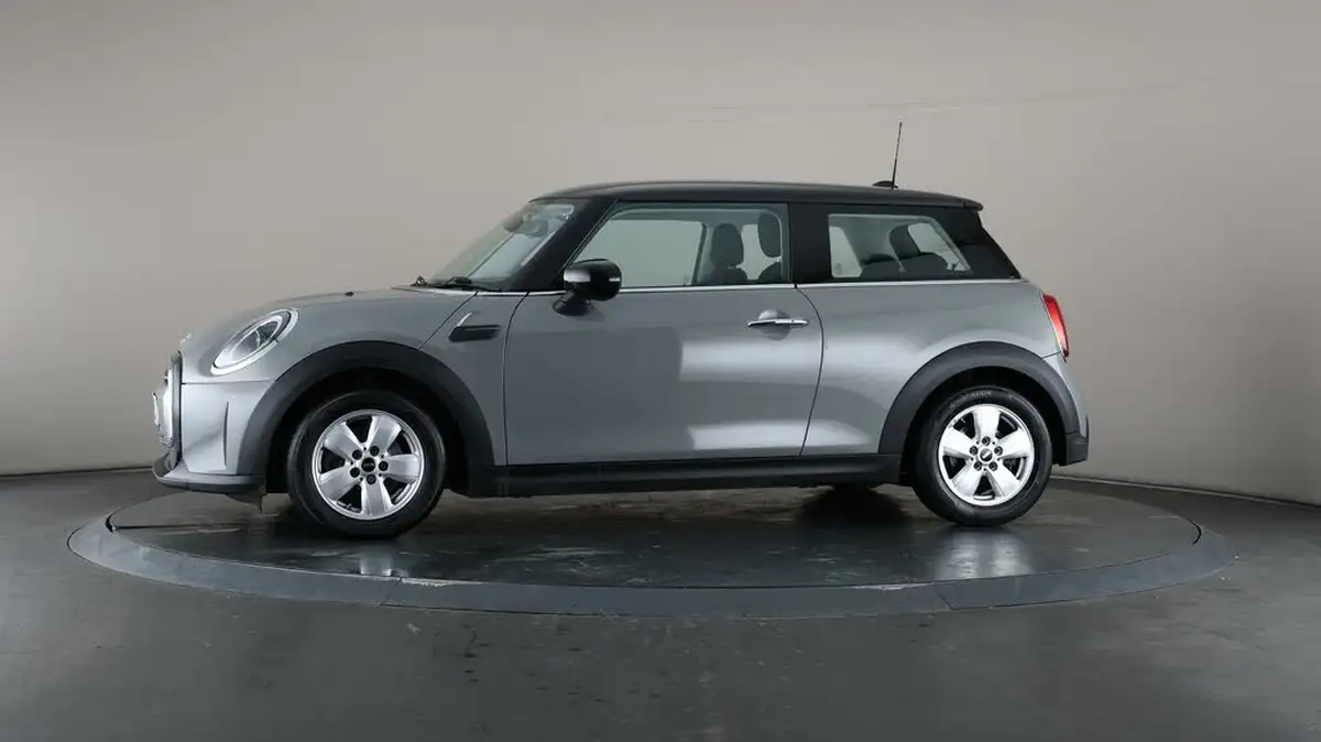 2021-mini-cooper-15-cooper-classic-hatchback-3d-big-27