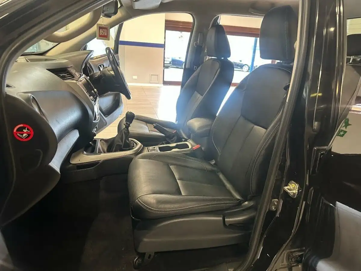2021-nissan-navara-23dci-tt-tekna-8-navileather-big-11