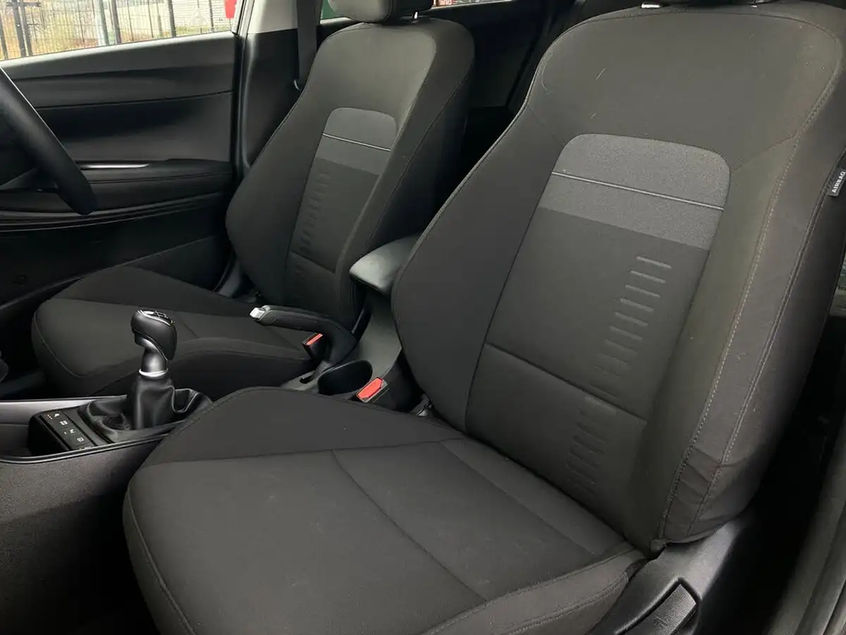 2024-hyundai-bayon-10-t-gdi-premium-100ps-two-tone-roof-big-20
