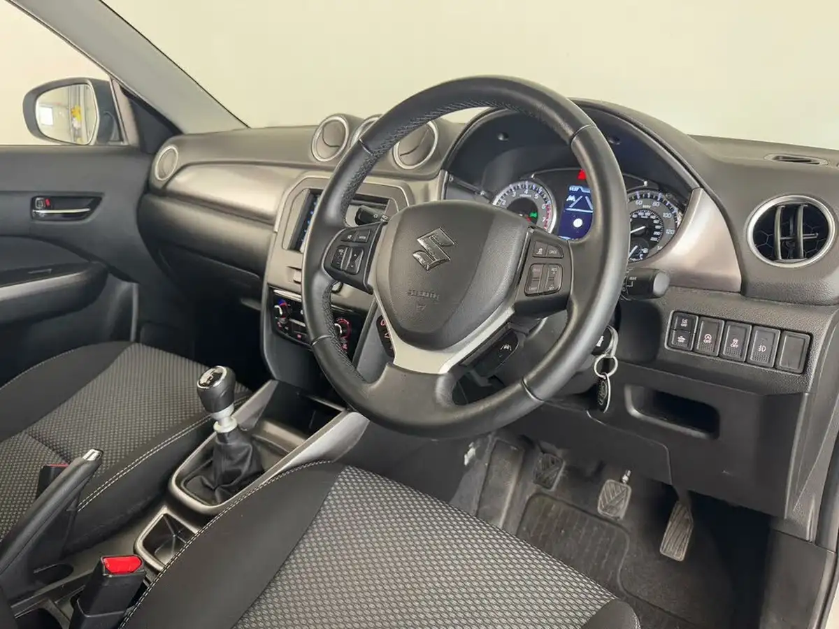 2022-suzuki-vitara-14-boosterjet-sz-t-big-25