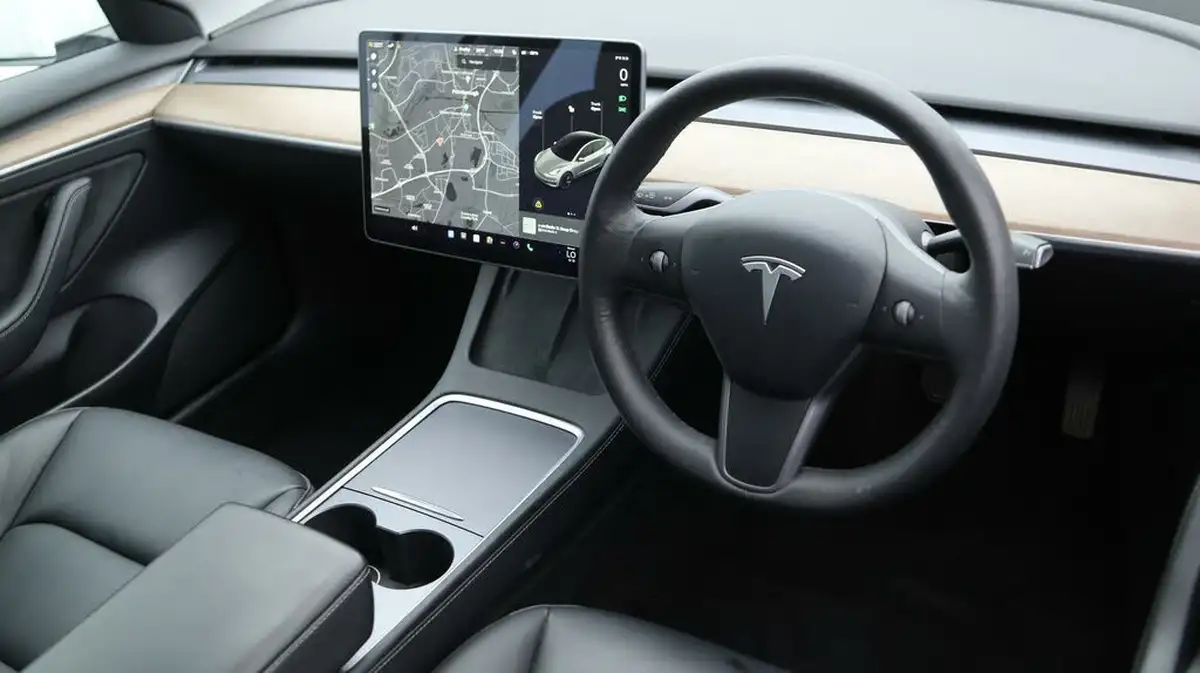 2021-tesla-model-3-e-long-range-4x4-big-42