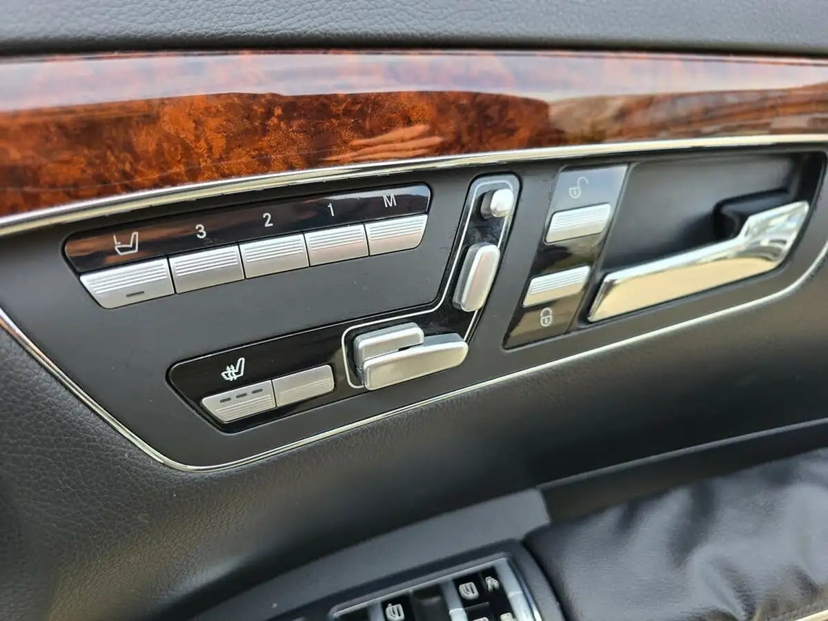 2011-mercedes-benz-s-class-55-s500-big-28