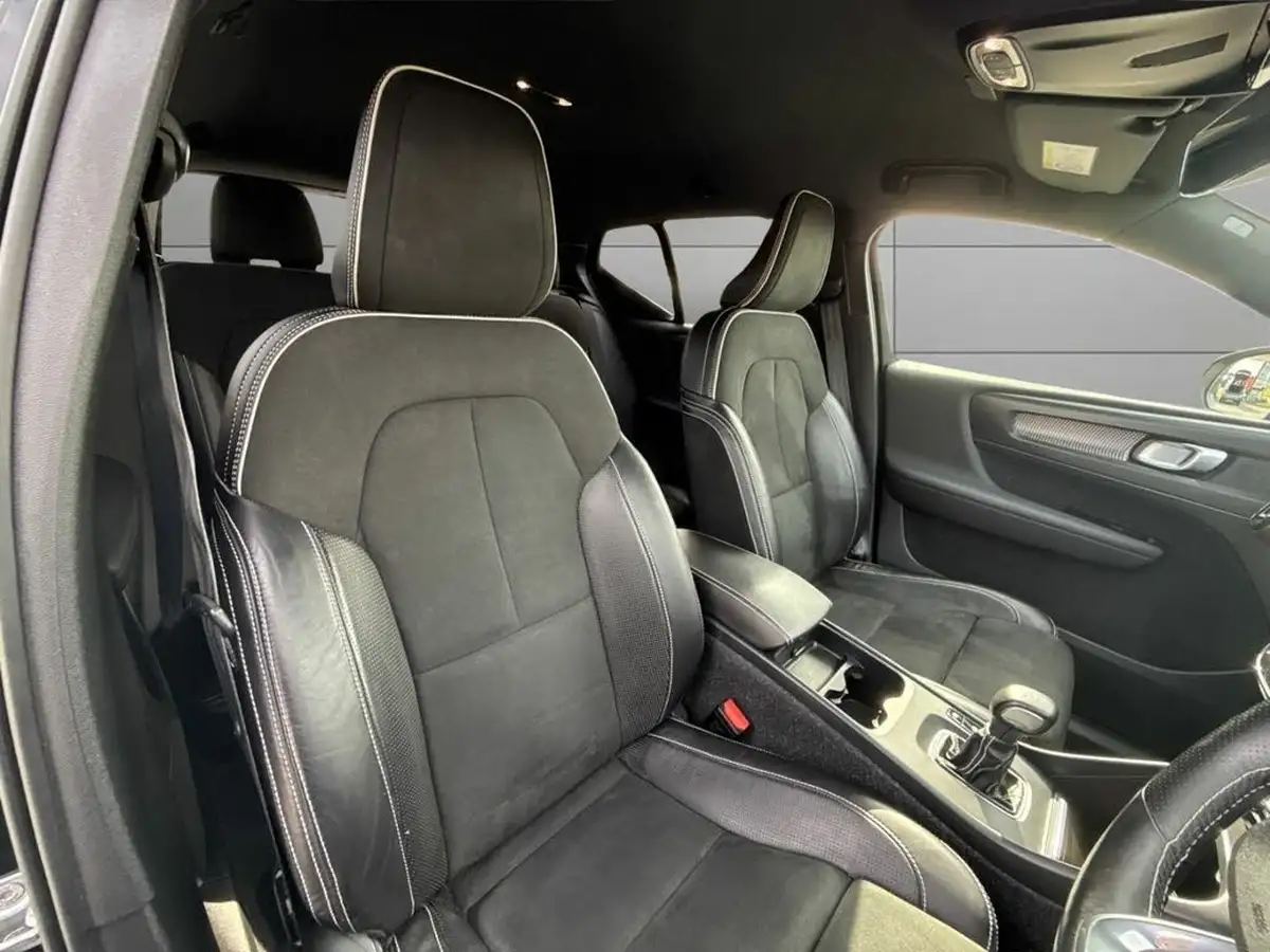2020-volvo-xc40-15-t3-r-design-big-11