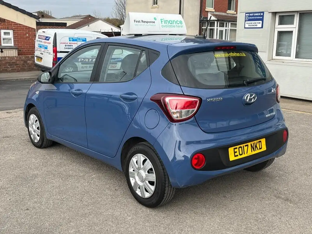 2017-hyundai-i10-12-se-big-2