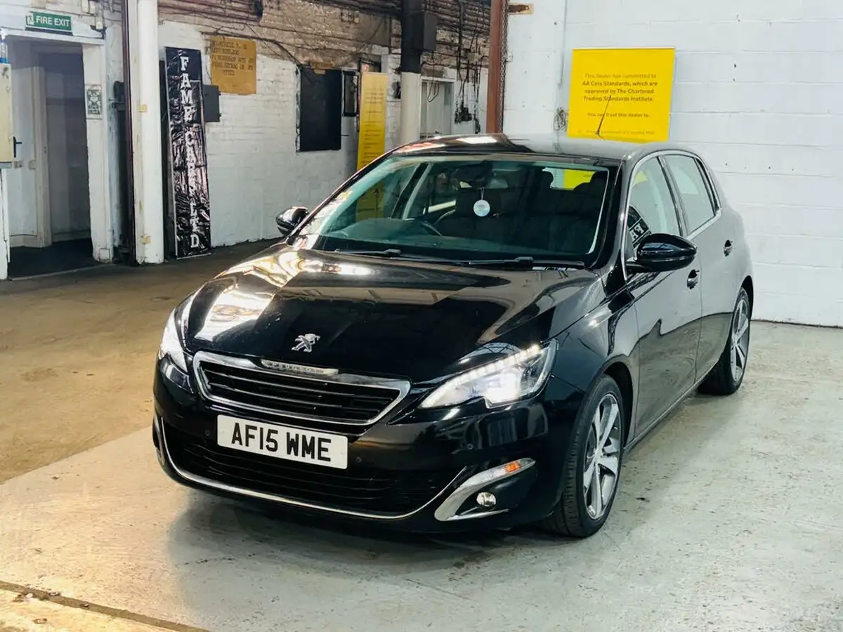 2015-peugeot-308-12-allure-puretech-130bhp-eat6-big-2