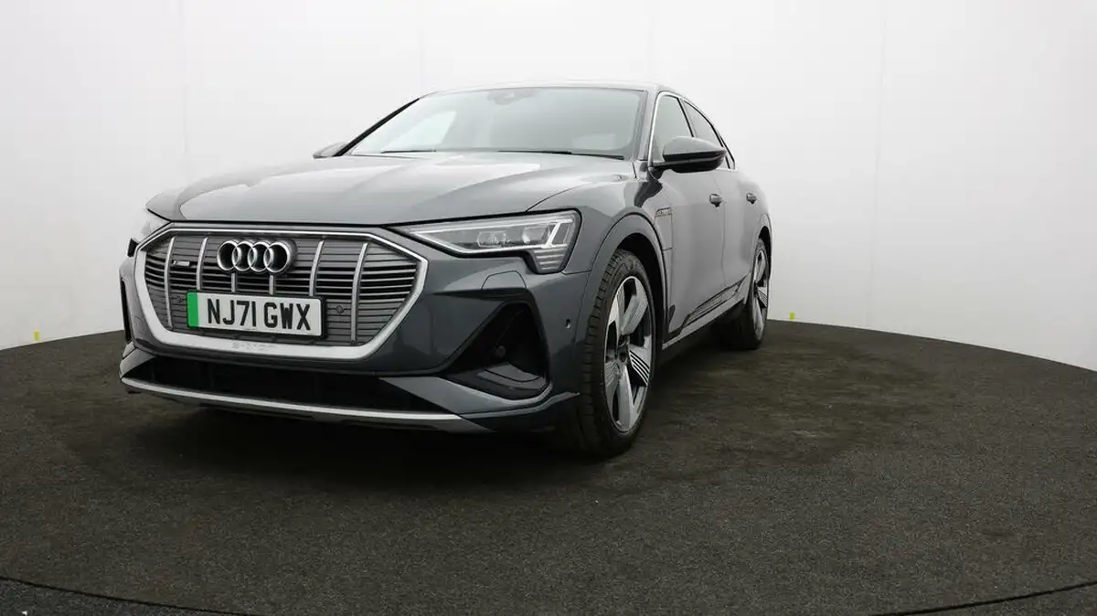 2021-audi-e-tron-55e-s-line-sportback-big-49