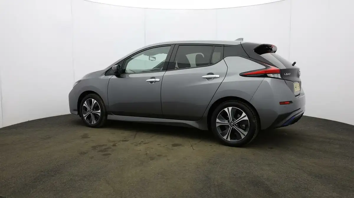 2021-nissan-leaf-e-tekna-big-58