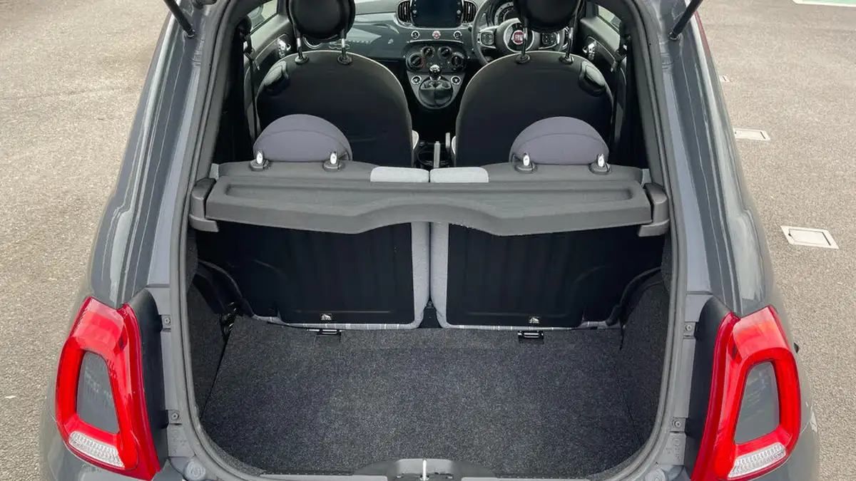 2021-fiat-500-10-lounge-big-14