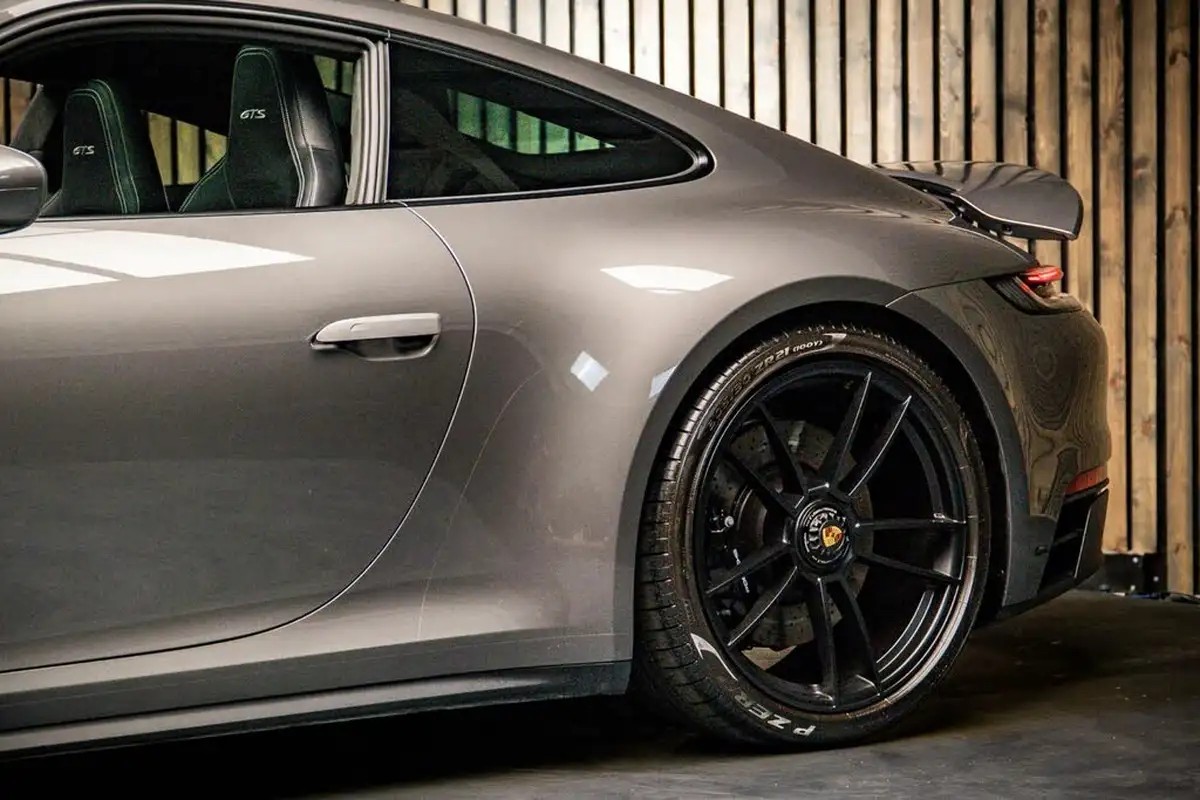 2022-porsche-911-30-carrera-4-gts-coupe-pdk-big-15