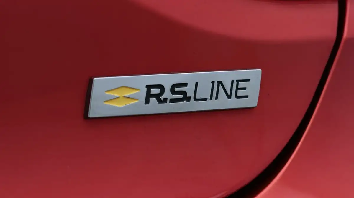 2021-renault-clio-16-rs-line-big-23
