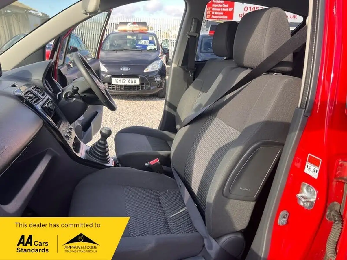 2012-suzuki-splash-10-sz3-big-15