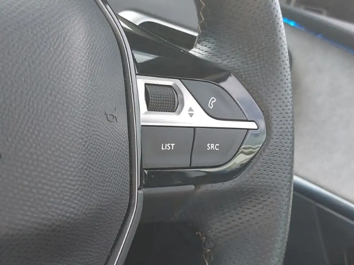 2024-peugeot-3008-suv-12-puretech-gt-136ps-hybrid-e-dsc6-big-17