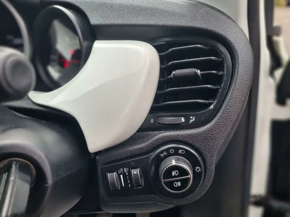 2015-fiat-500x-14-pop-star-opening-edition-big-32
