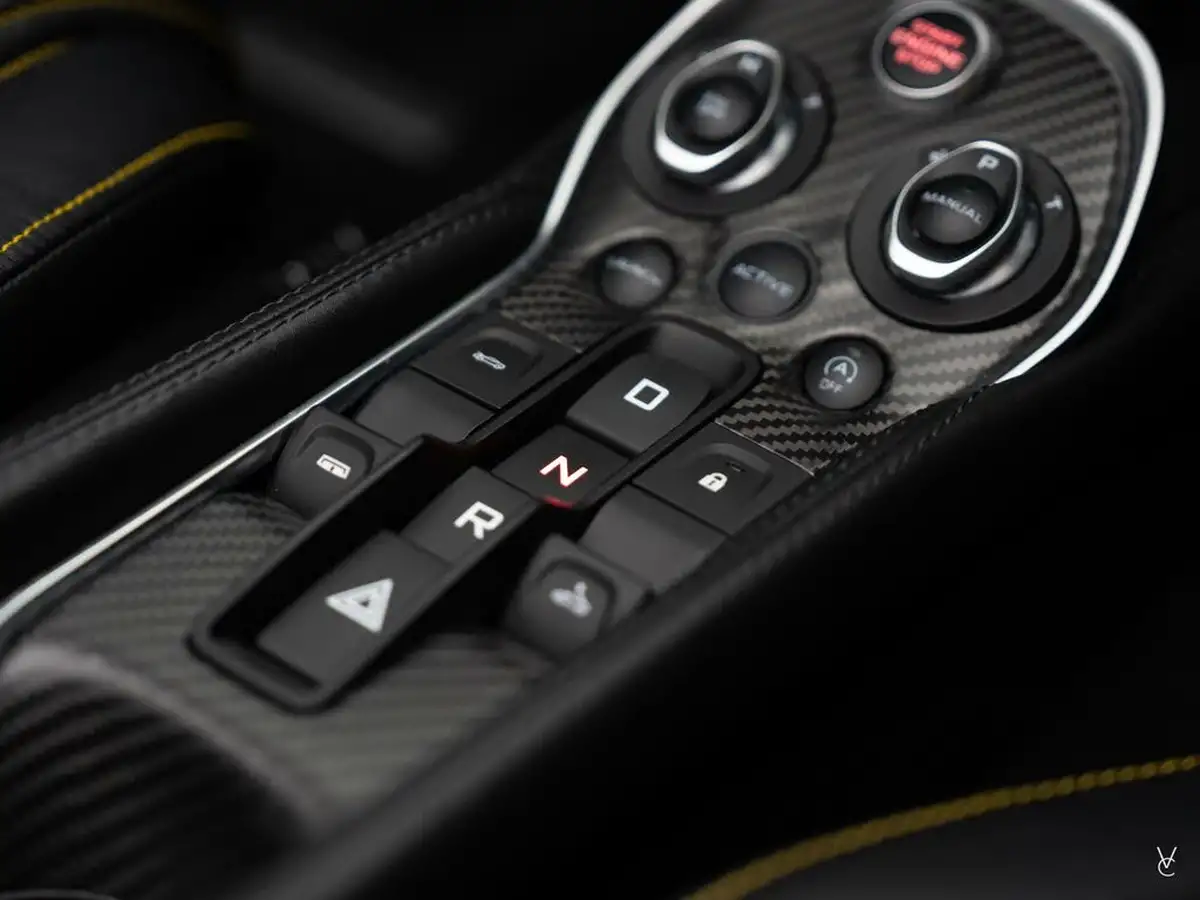 2018-mclaren-570s-38-coupe-big-34