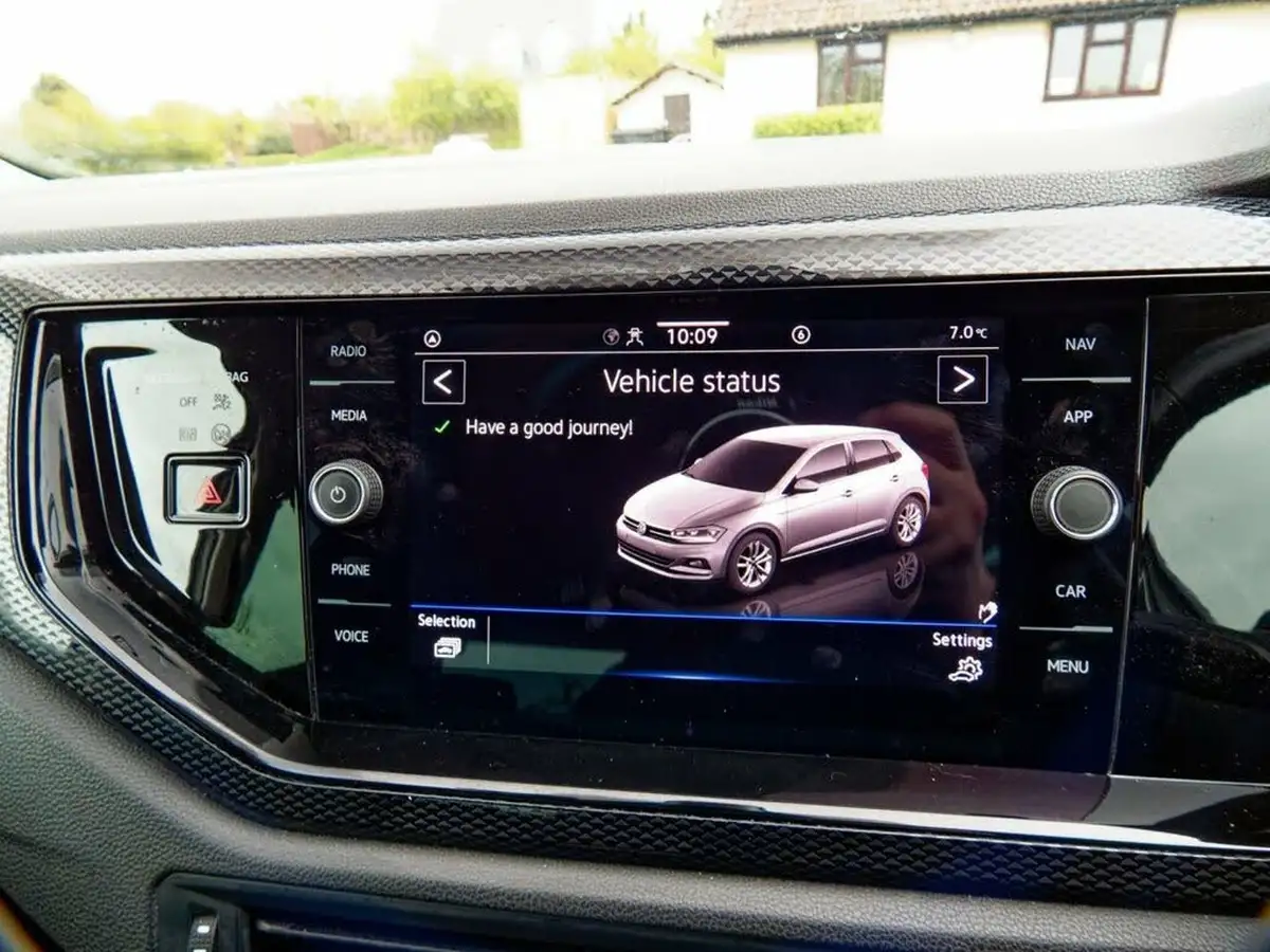 2021-volkswagen-polo-10-tsi-life-big-39
