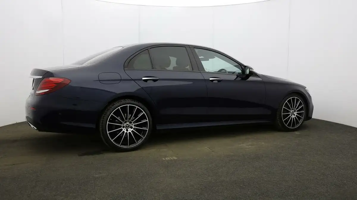 2020-mercedes-benz-e-class-20d-e300d-amg-line-edition-premium-plus-saloon-4d-big-51
