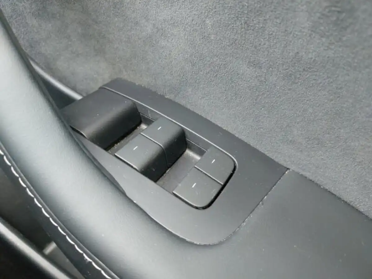 2021-tesla-model-3-e-long-range-awd-big-17