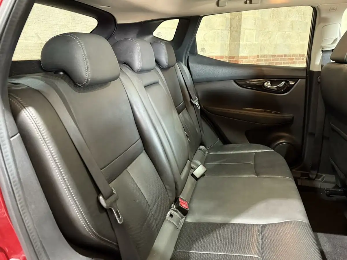 2014-nissan-qashqai-16dci-tekna-big-18