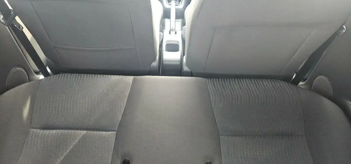 2011-suzuki-swift-12-sz4-3d-big-13