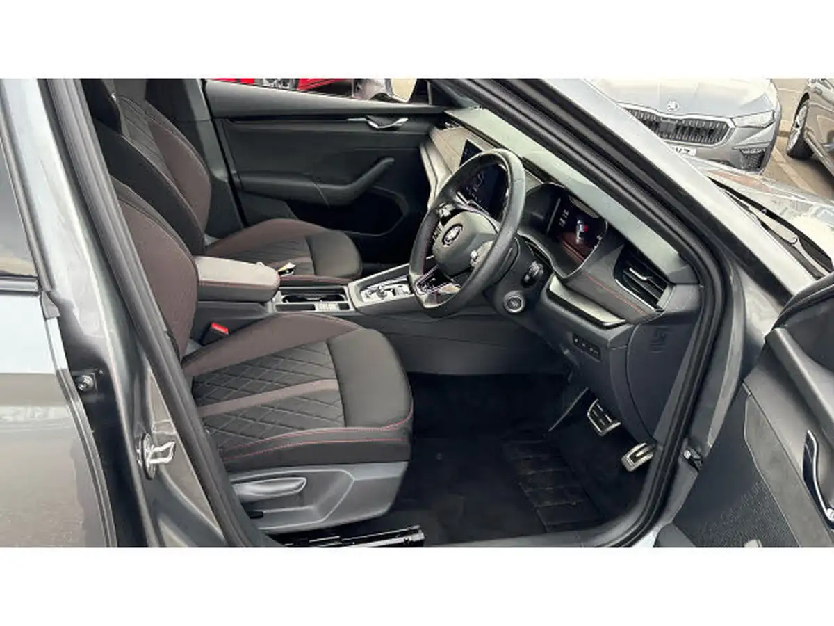 2024-skoda-octavia-20-tsi-vrs-245ps-hatchback-dsg-big-14