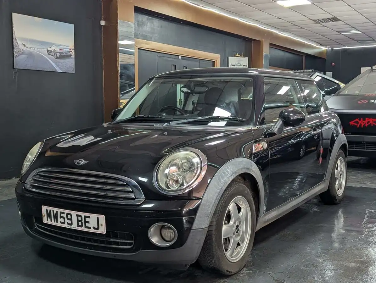 2009-mini-cooper-16-cooper-120bhp-hatchback-3d-big-1