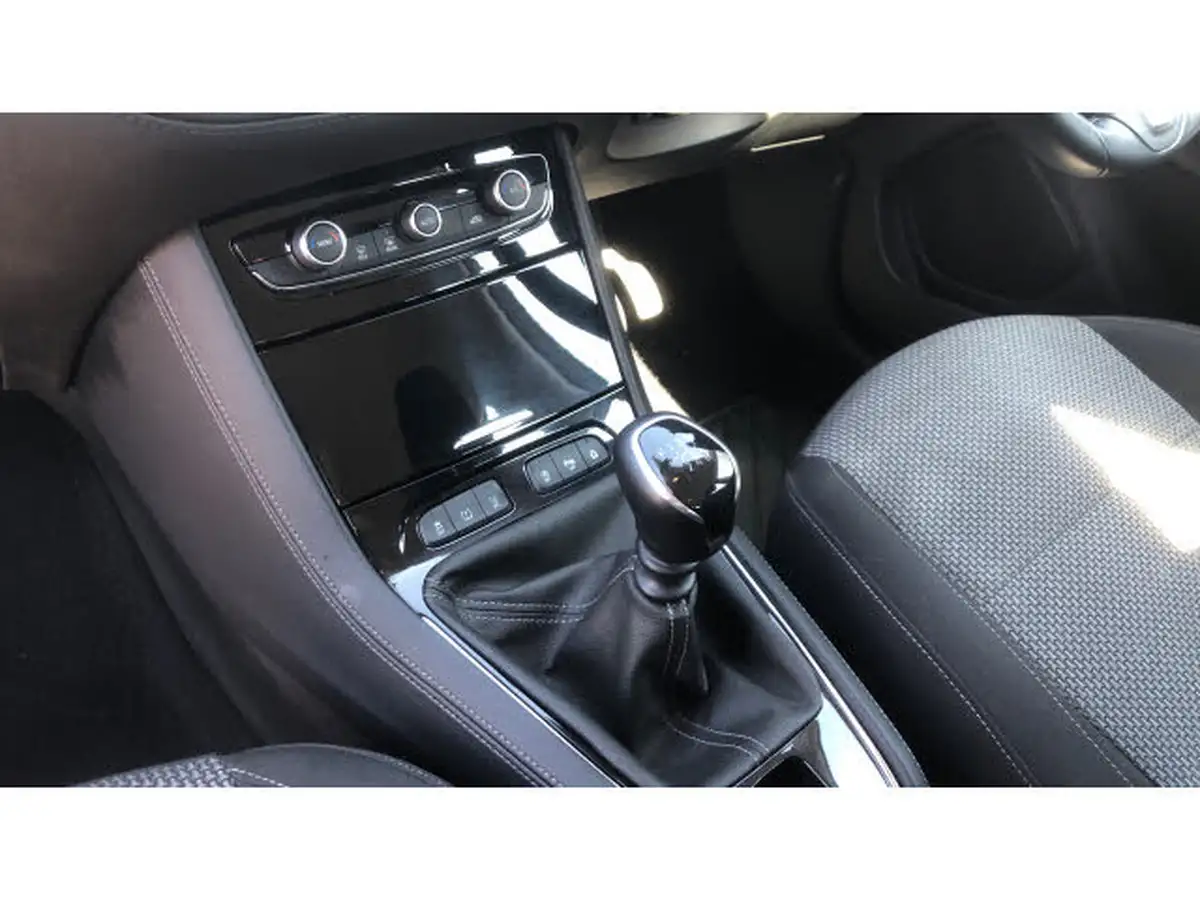 2018-vauxhall-grandland-x-12-se-130ps-big-12