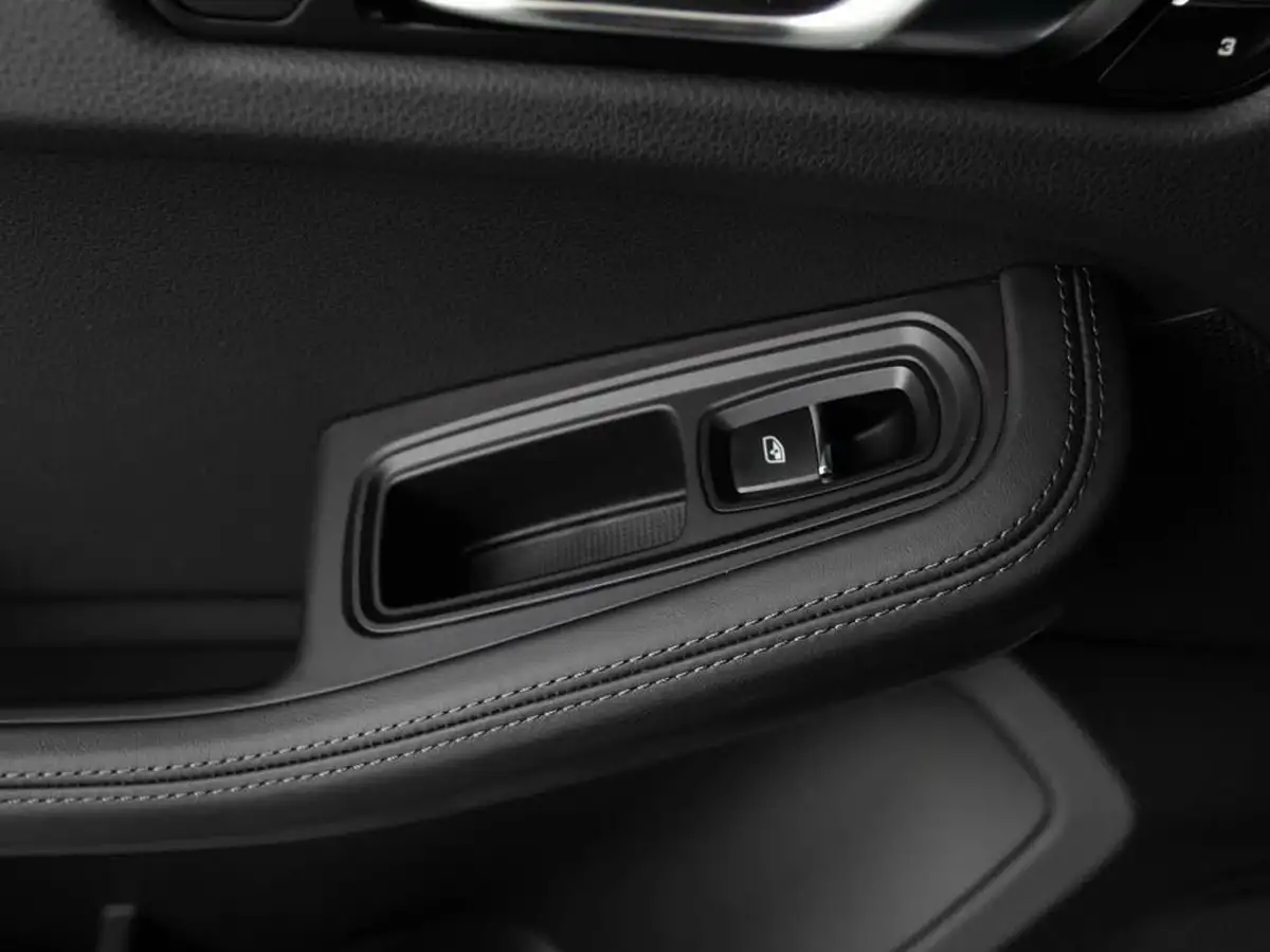 2025-porsche-macan-29-v6-s-big-28