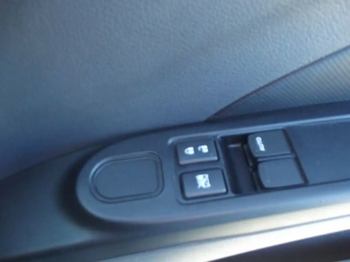 2016-suzuki-celerio-10-sz2-big-18
