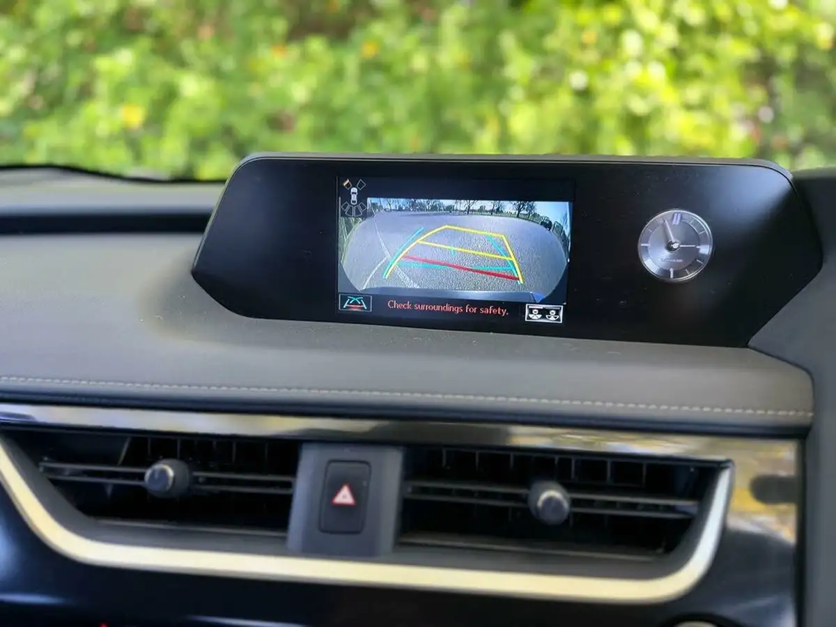 2019-lexus-ux-250h-20-ux-premium-pack-big-12