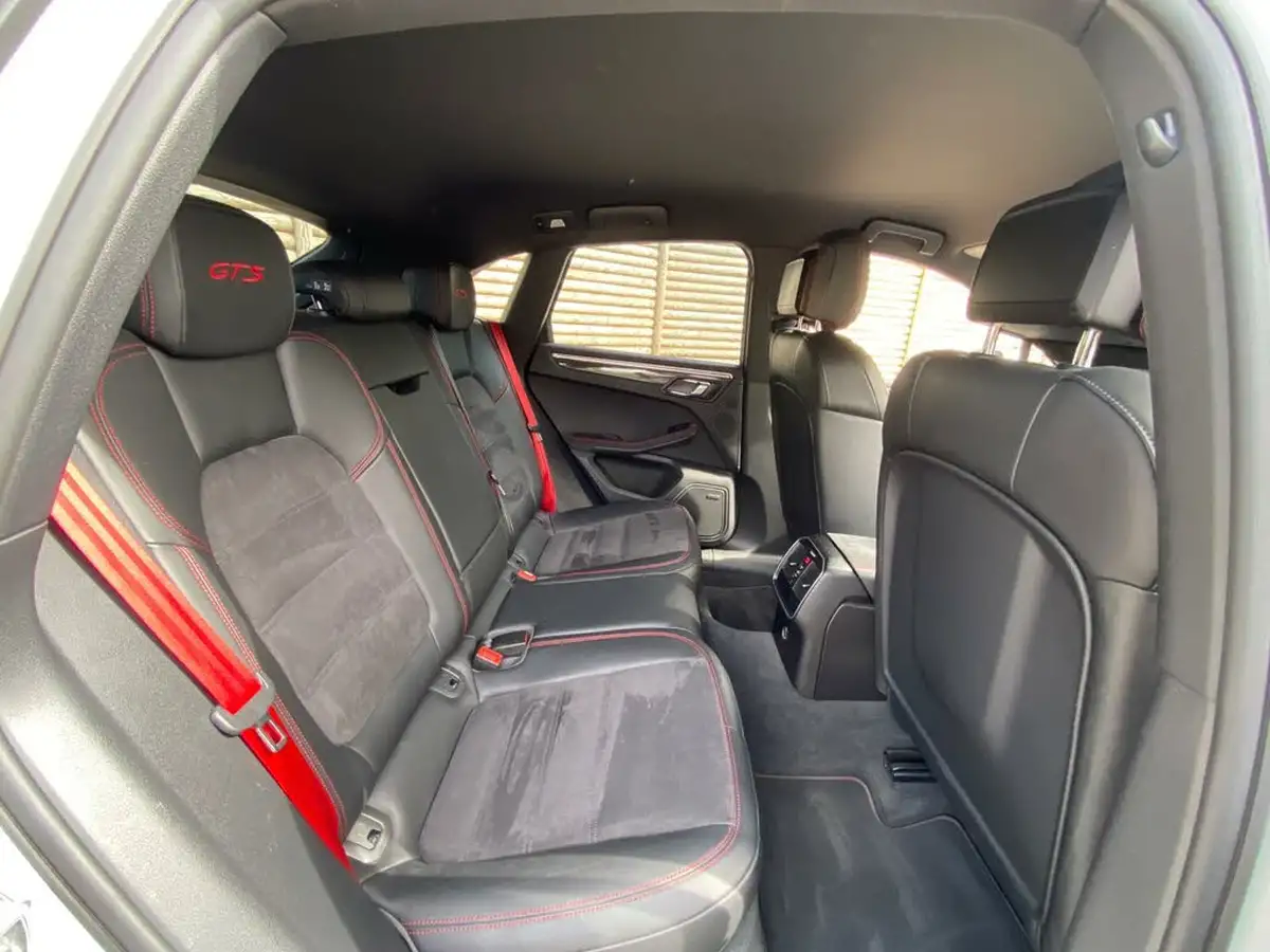 2016-porsche-macan-30-gts-big-23