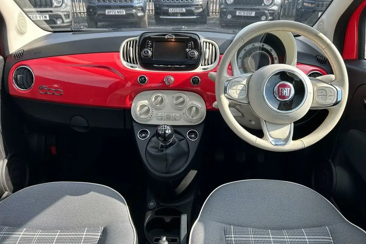 2019-fiat-500-12-lounge-ss-big-8