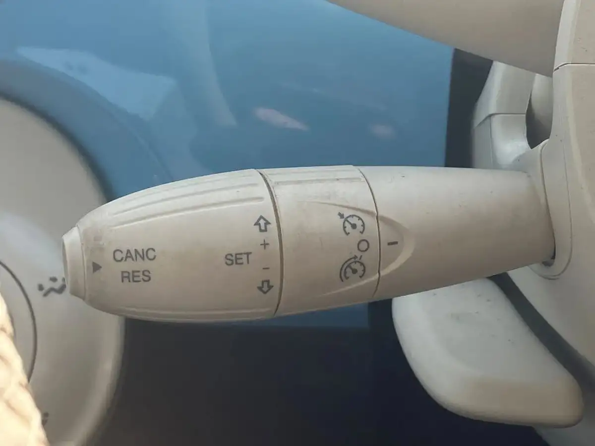 2017-fiat-500-12-lounge-big-26