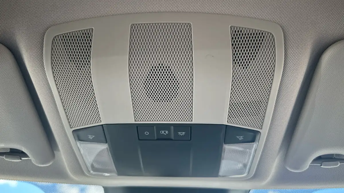 2019-mitsubishi-eclipse-cross-15-3-big-38