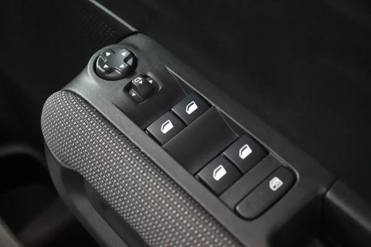2020-citroen-c3-aircross-12-puretech-flair-110ps-ss-big-33