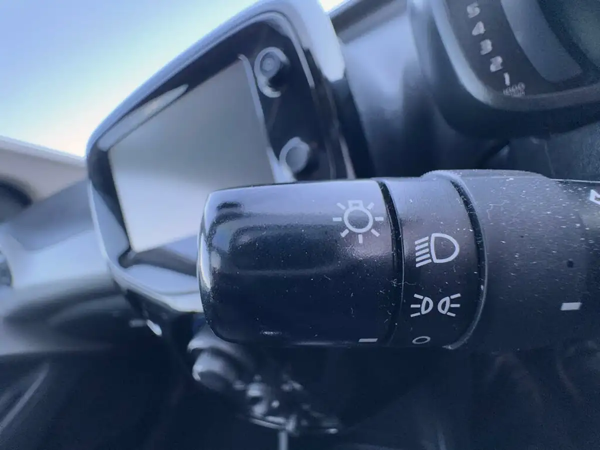 2016-citroen-c1-10-vti-flair-5d-etg-big-20