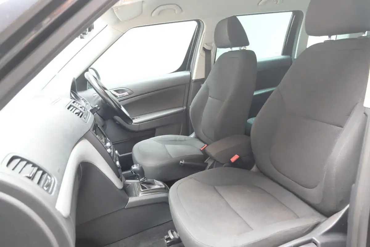 2015-skoda-yeti-20tdi-black-edition-dsg-big-35
