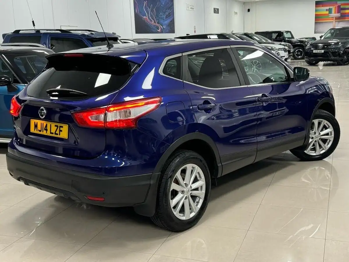 2014-nissan-qashqai-12-acenta-premium-big-1