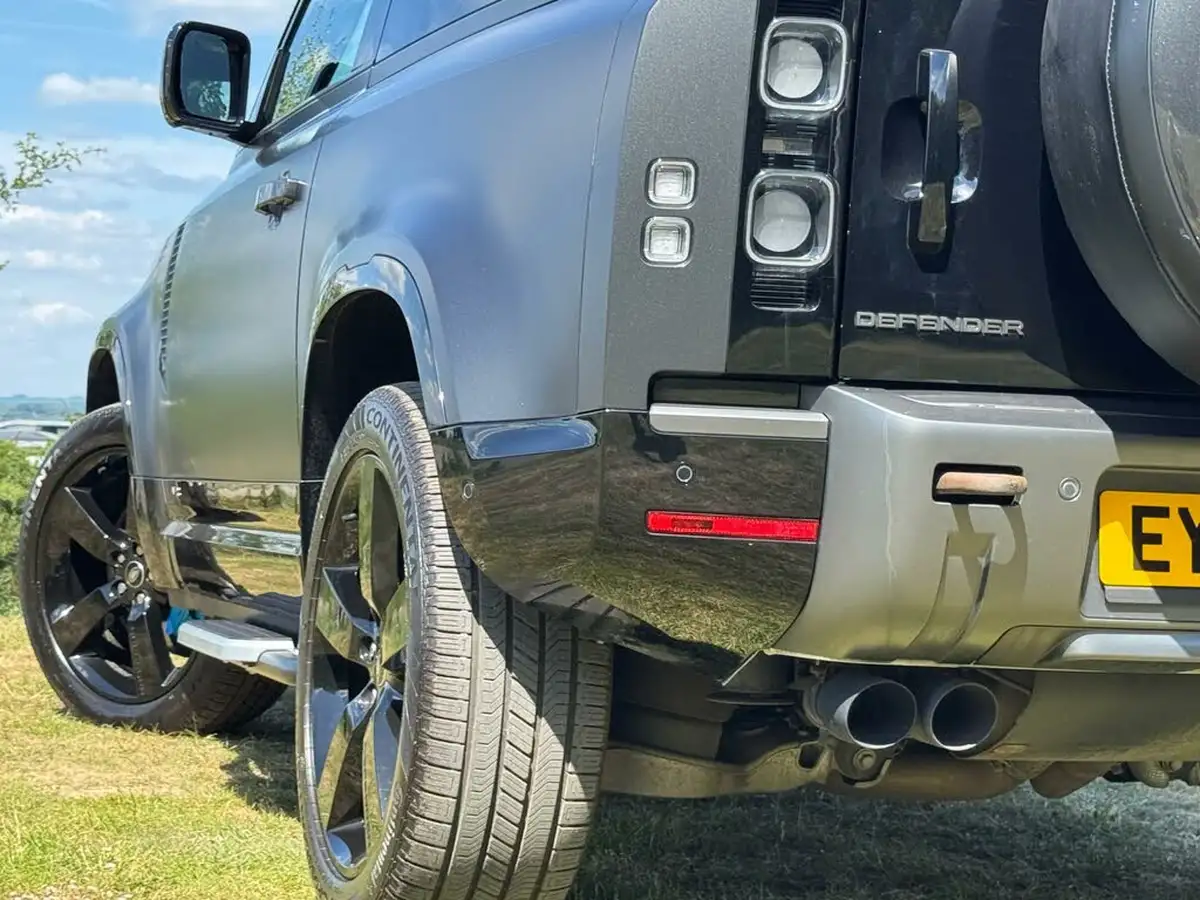 2022-land-rover-90-defender-50-p525-v8-carpathian-edition-big-11