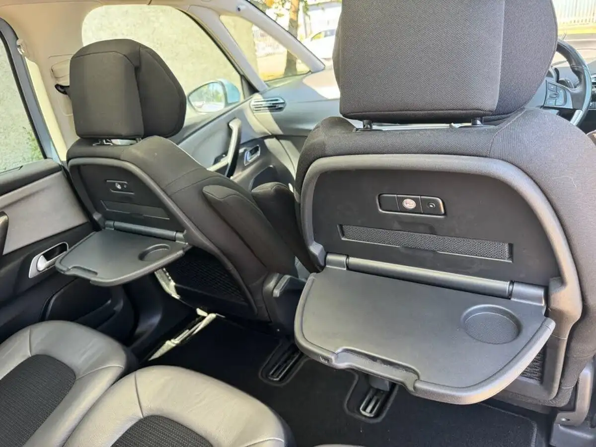 2016-citroen-c4-picasso-16bluehdi-exclusive-eat6-big-25