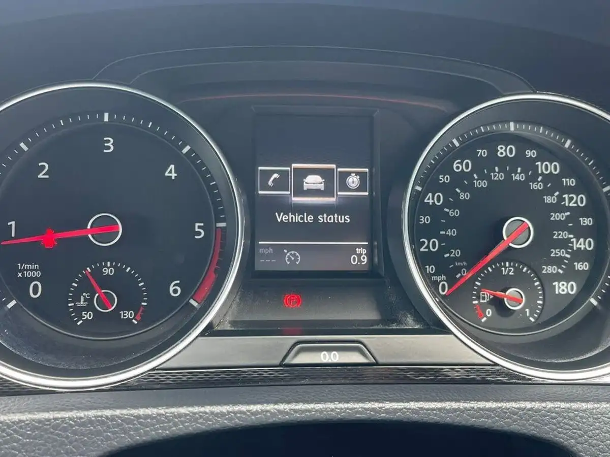 2014-volkswagen-golf-20tdi-gtd-3d-big-21