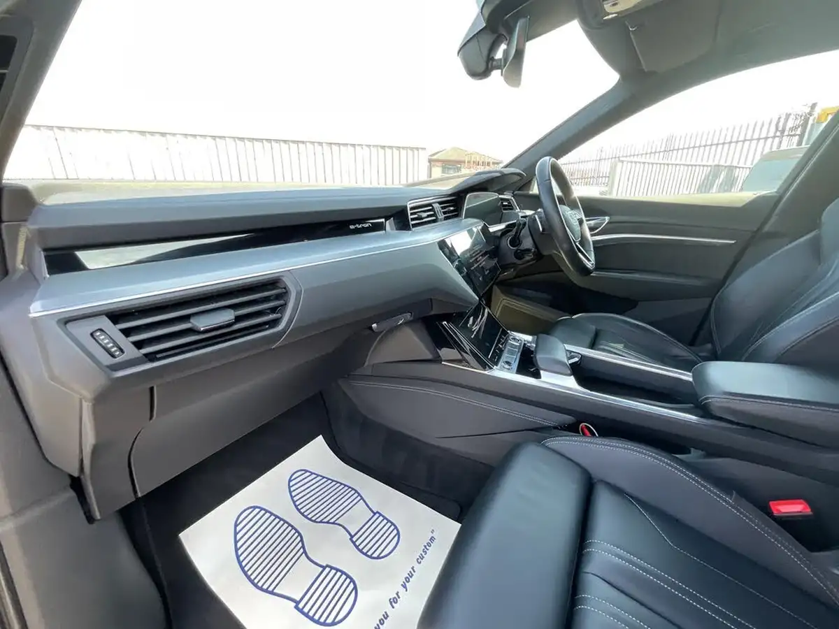 2021-audi-e-tron-55e-s-line-sportback-big-8