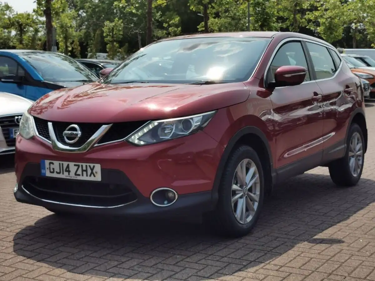 2014-nissan-qashqai-12-acenta-smart-vision-pack-big-2